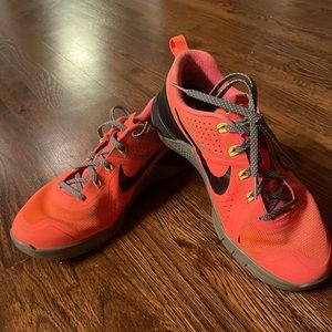 Womens Nike Metcon lifting shoes